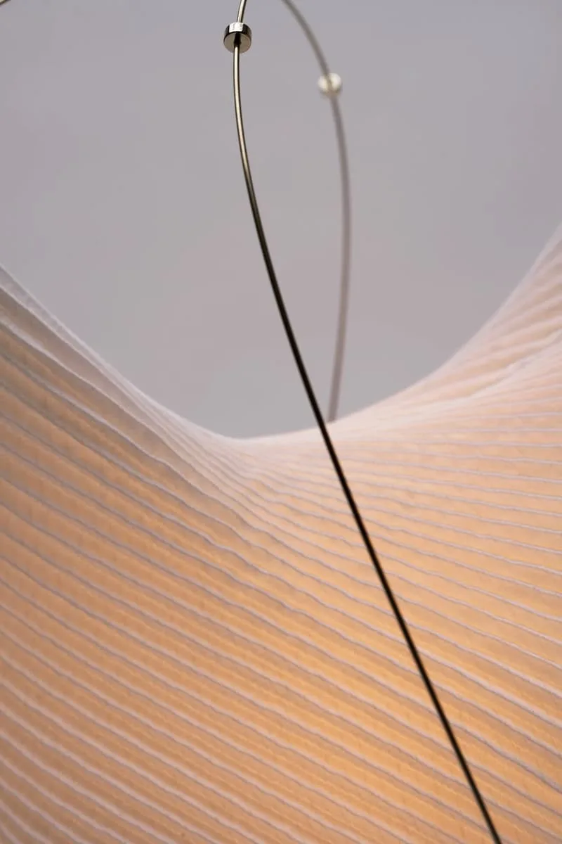 issey-miyake-decline-ses-plis-iconiques-en-deco/carousel-6.jpg