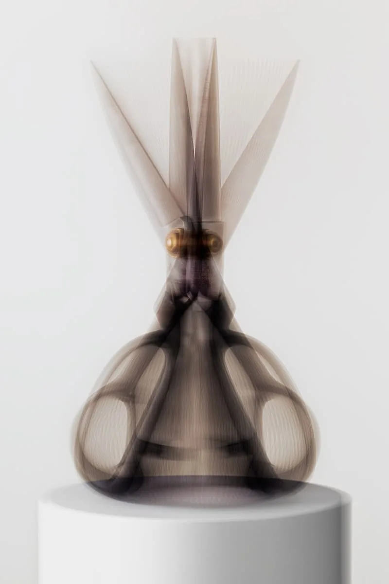 issey-miyake-une-nouvelle-adresse-phare-a-paris/carousel-7.jpg