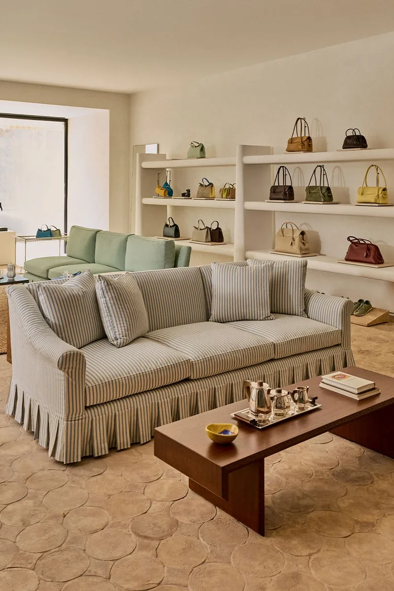 jacquemus-la-boutique-phare-de-miami-devoilee/carousel-4.jpg