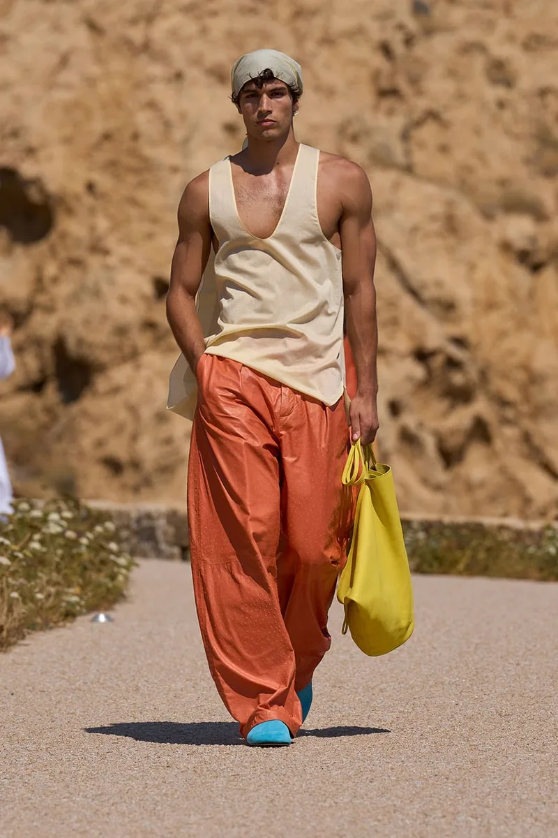 jacquemus-une-collection-enchanteresse-a-la-corse/carousel-10.jpg