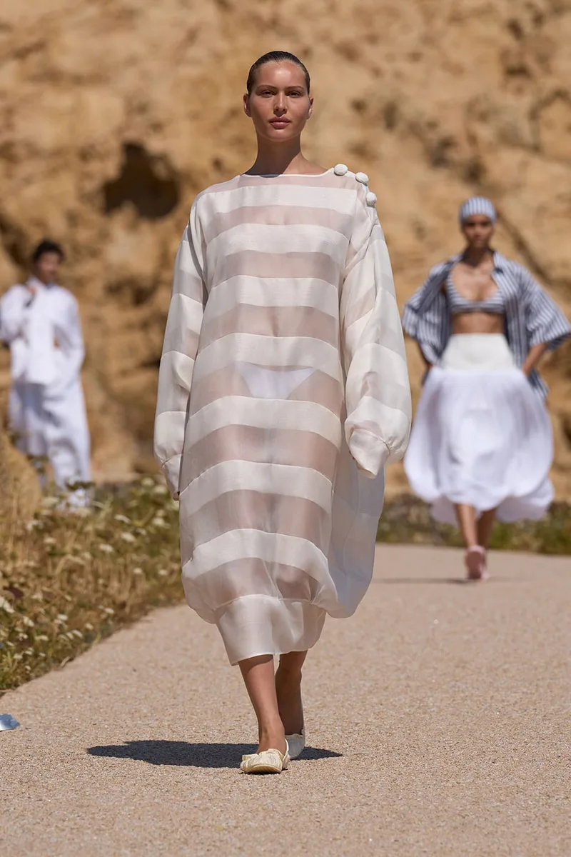 jacquemus-une-collection-enchanteresse-a-la-corse/carousel-13.jpg