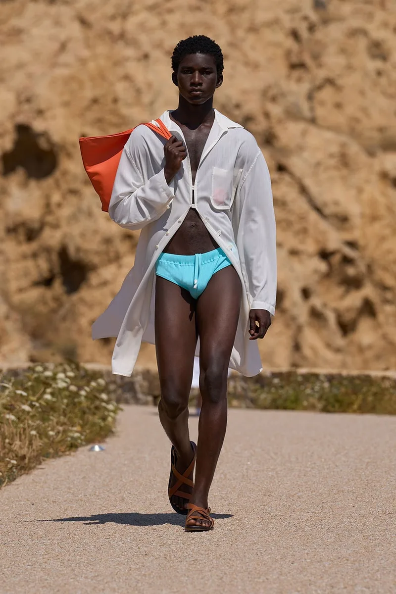 jacquemus-une-collection-enchanteresse-a-la-corse/carousel-2.jpg