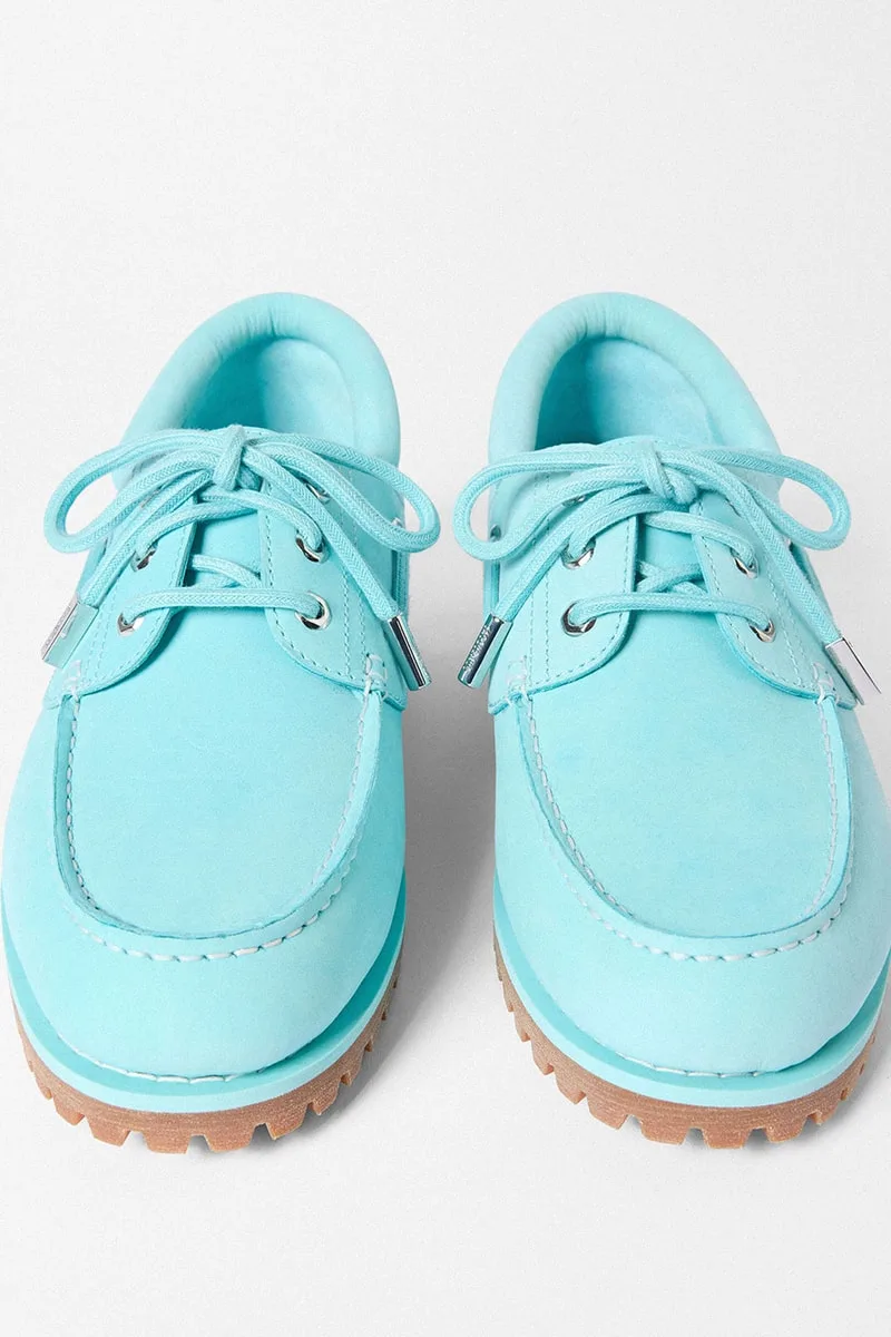 jacquemus-x-timberland-hommage-au-bleu-lagon/carousel-5.jpg