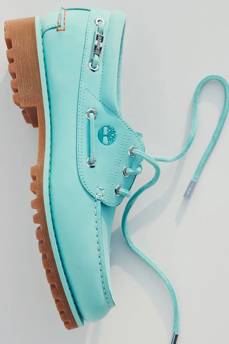 jacquemus-x-timberland-hommage-au-bleu-lagon/carousel-6.jpg