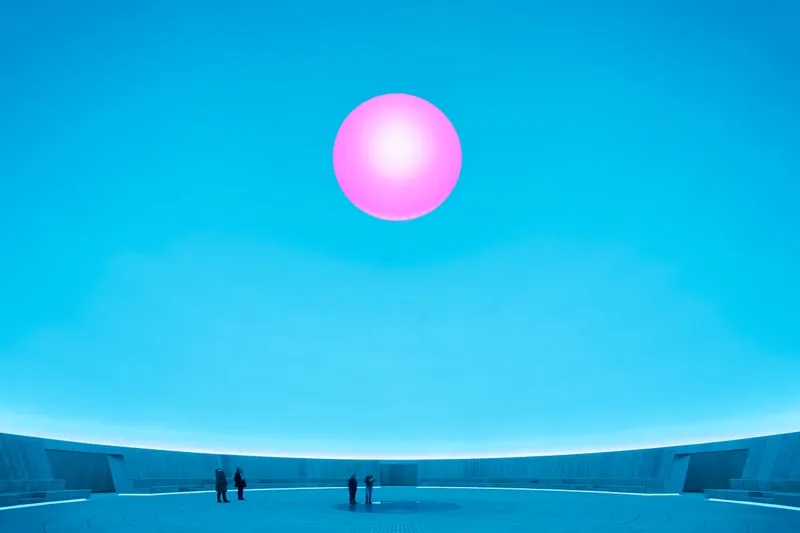 james-turrell-loeuvre-monumentale-au-musee-aros/carousel-1.jpg