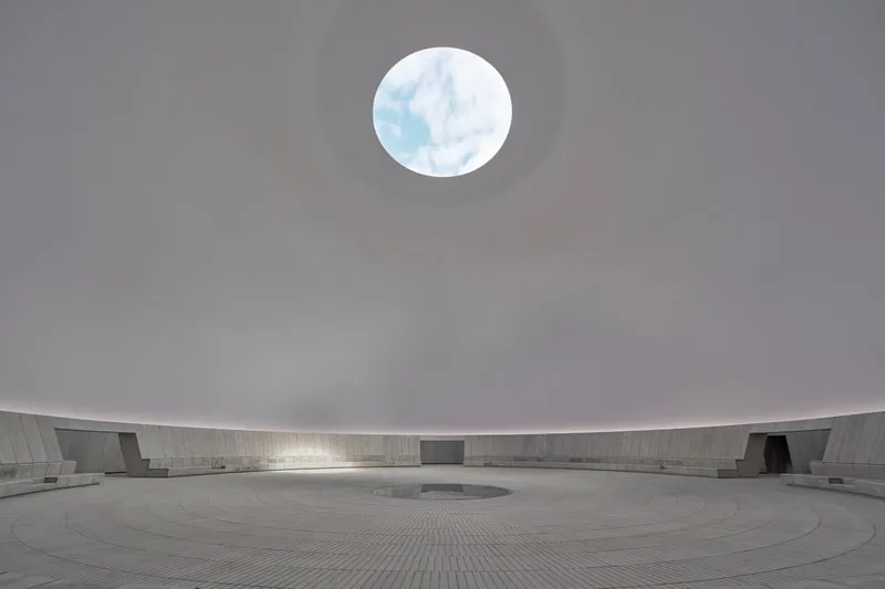 james-turrell-loeuvre-monumentale-au-musee-aros/carousel-3.jpg