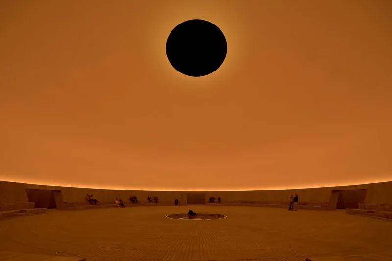 james-turrell-loeuvre-monumentale-au-musee-aros/carousel-5.jpg