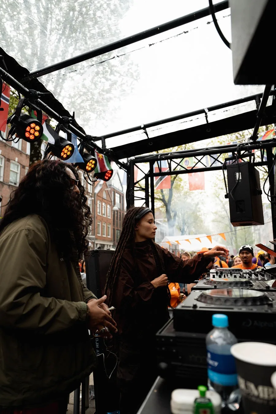 jd-et-jarreau-vandal-kings-day-en-musique-a-amsterdam/carousel-2.jpg