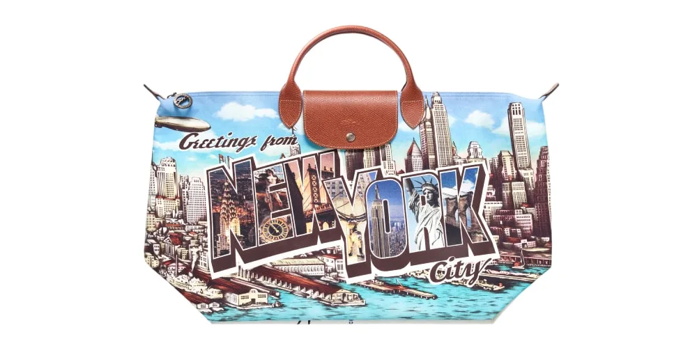 Sac avec sculpture et gratte-ciel de New York imprimés.