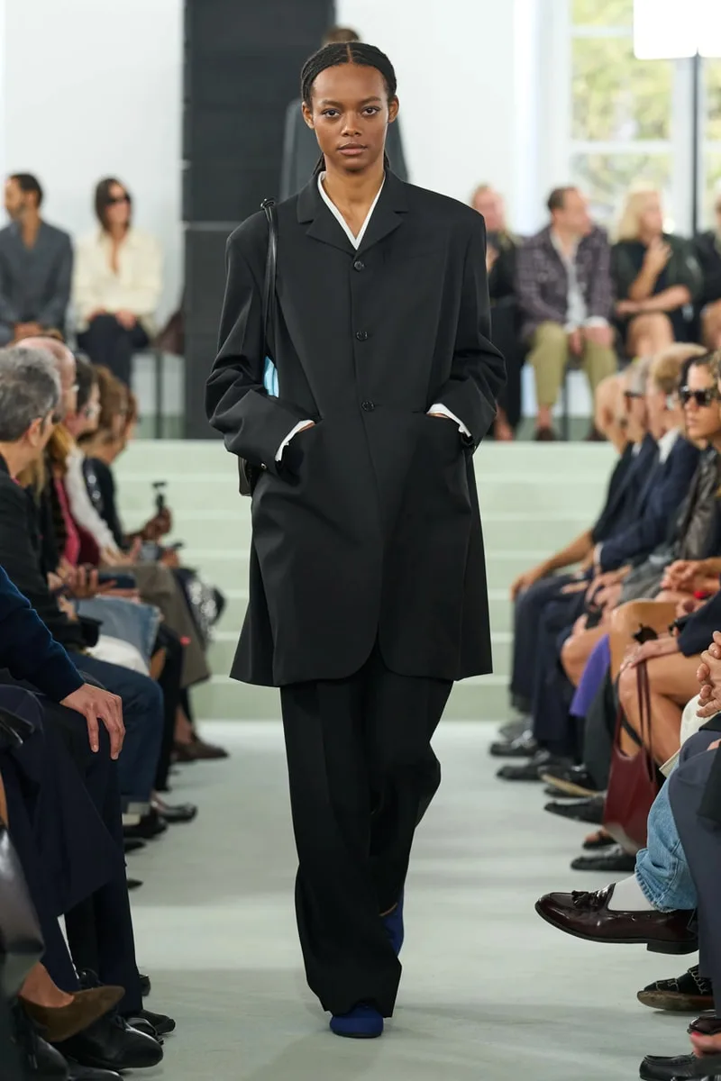 jil-sander-ss27-une-vulnerabilite-stylisee/carousel-12.jpg