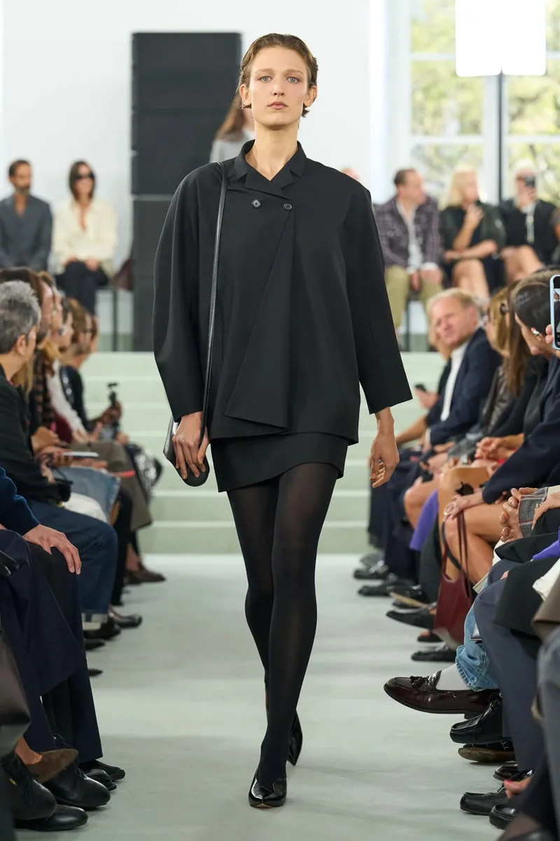 jil-sander-ss27-une-vulnerabilite-stylisee/carousel-14.jpg