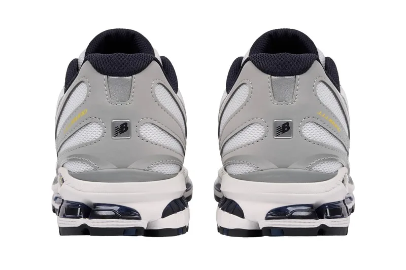 jjjjound-x-new-balance-1890-un-hommage-technique/carousel-11.jpg