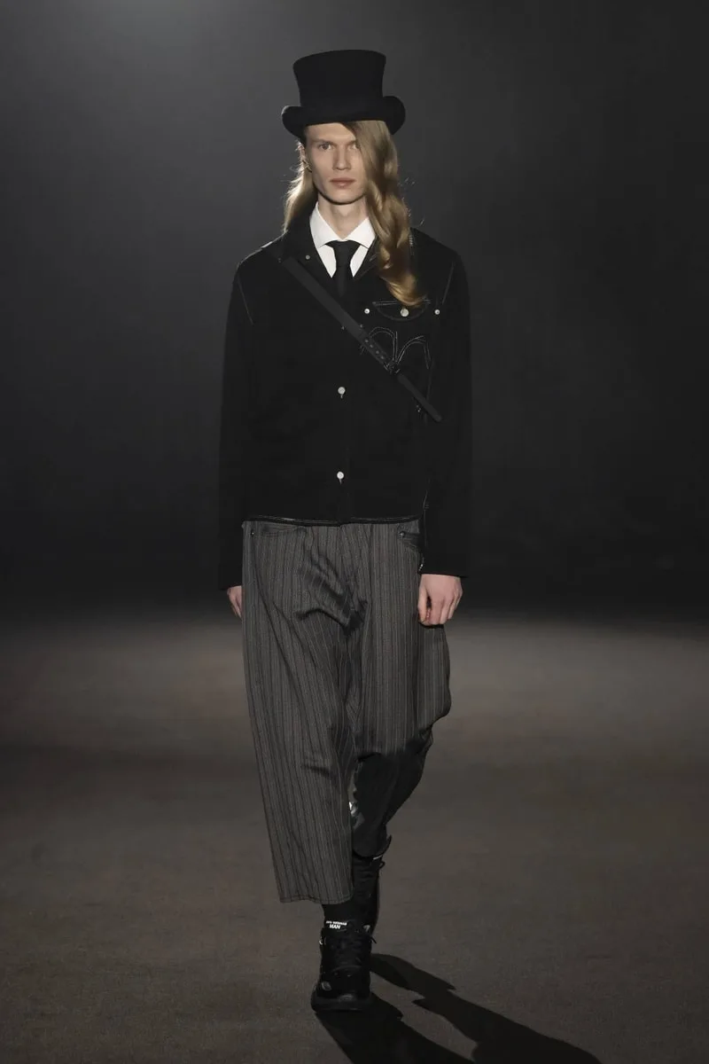 junya-watanabe-x-new-balance-lancement-du-modele-p400/carousel-1.jpg