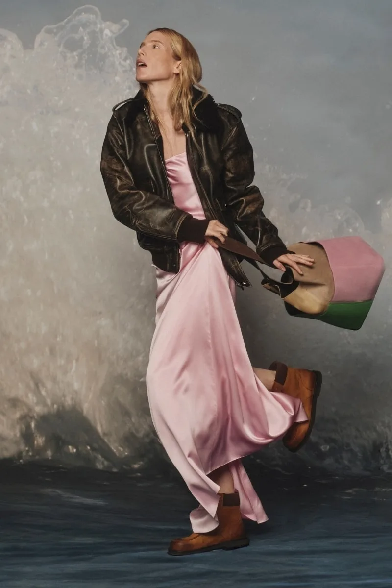 jw-anderson-la-collection-ss27-entre-artisanat-et-modernite/carousel-1.jpg