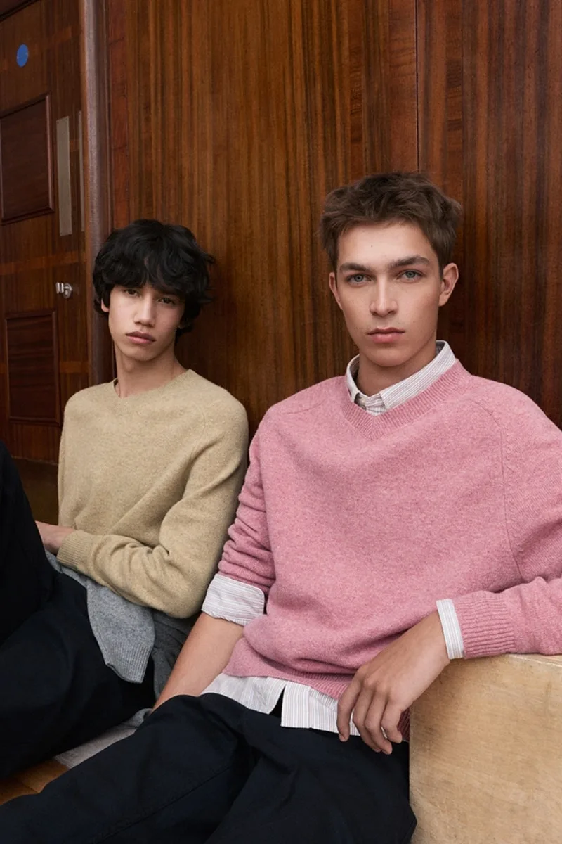 jw-anderson-x-uniqlo-entre-theatre-et-campus/carousel-1.jpg
