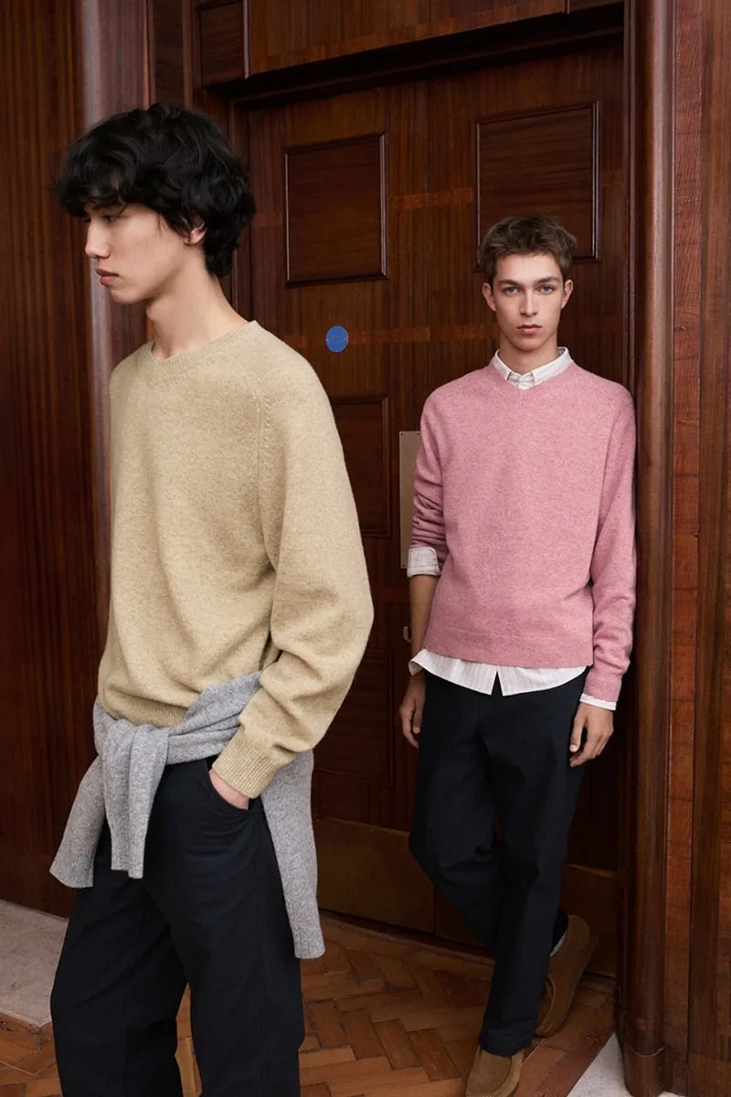 jw-anderson-x-uniqlo-entre-theatre-et-campus/carousel-2.jpg
