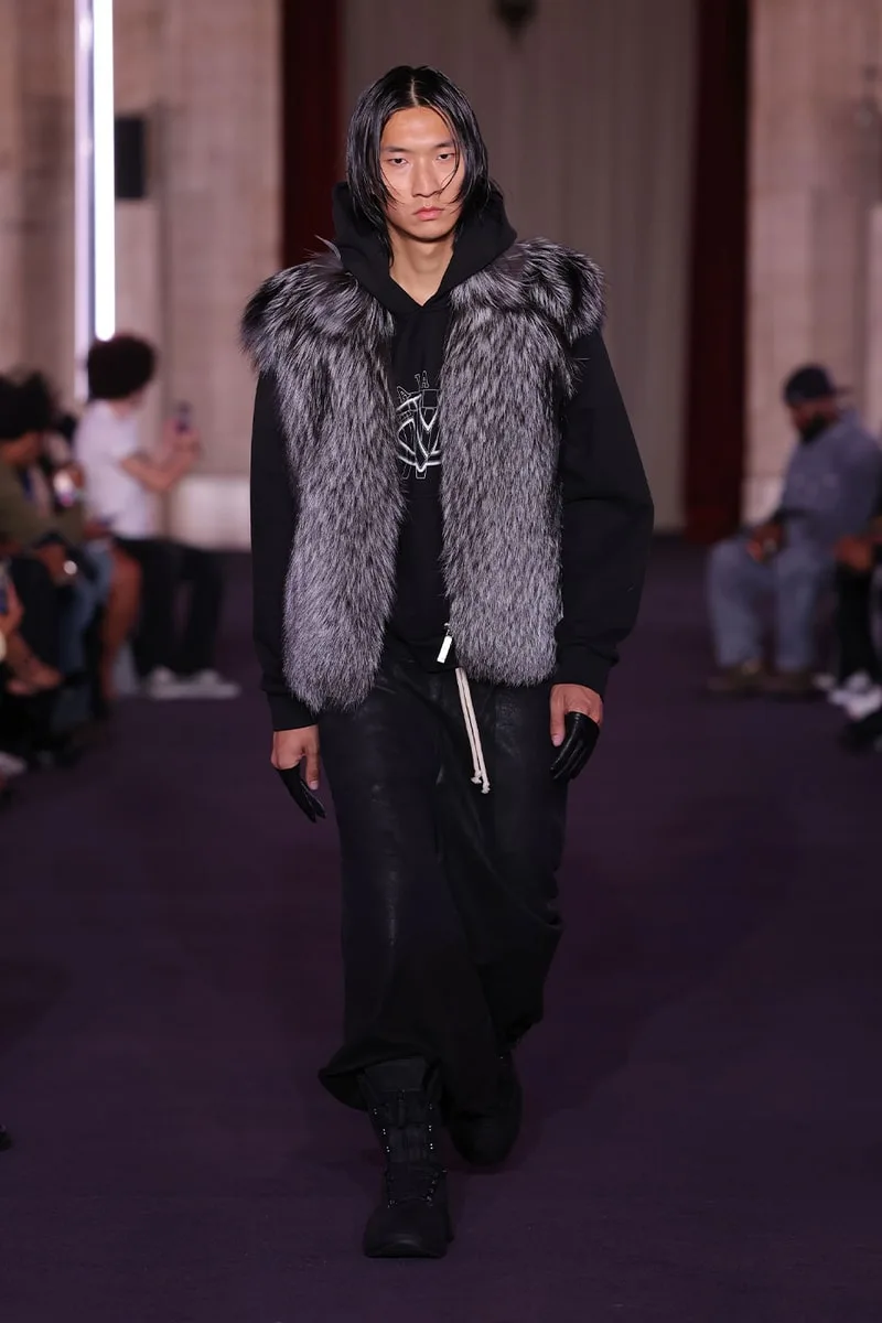 kai-cenat-la-premiere-collection-vivet-a-nyc/carousel-11.jpg