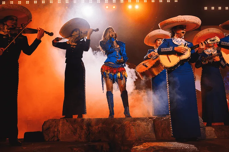 karol-g-eclaire-coachella-un-show-historique/carousel-3.png