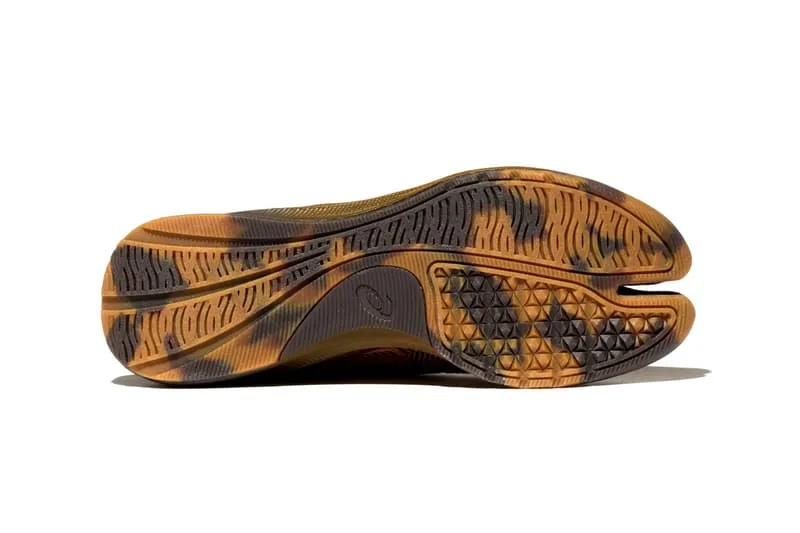 kiko-kostadinov-et-asics-le-nouveau-chapitre-avec-les-lyasa-ff-tabi/carousel-6.jpg