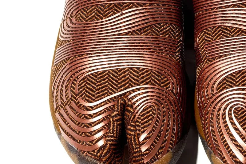 kiko-kostadinov-et-asics-le-nouveau-chapitre-avec-les-lyasa-ff-tabi/carousel-7.jpg