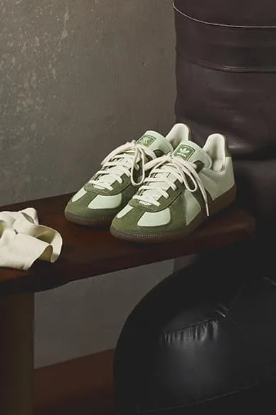 kith-et-adidas-ressuscitent-une-icone-vintage-avec-des-couleurs-printanieres/carousel-4.jpg