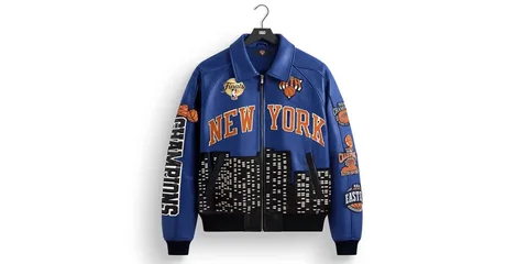 Veste bleue New York avec détails de basket et skyline.