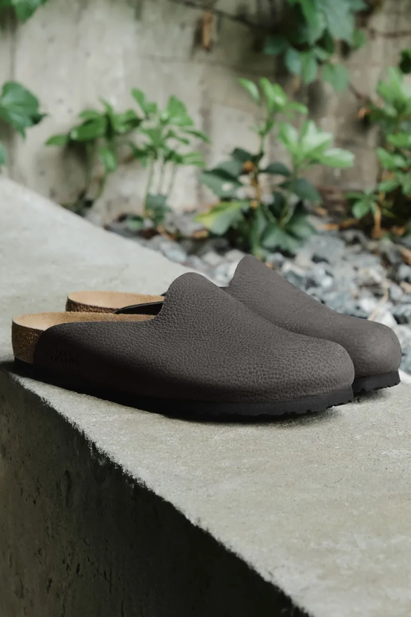 kith-x-birkenstock-sobriete-estivale-elegante/carousel-13.jpg