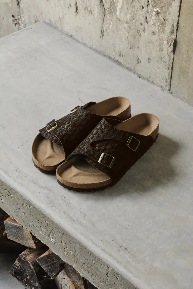 kith-x-birkenstock-sobriete-estivale-elegante/carousel-3.jpg