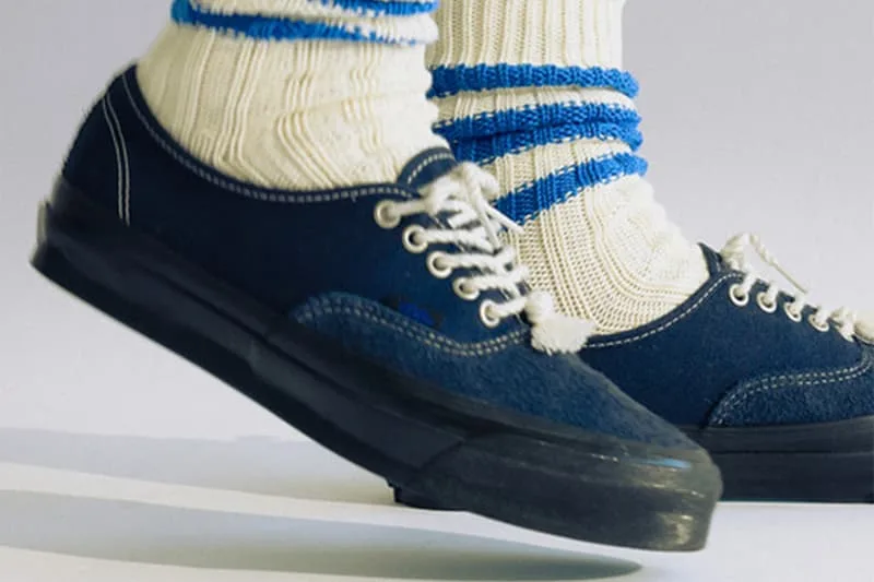 la-collab-journal-standard-x-vans-devoile-une-basket-pour-les-mers/carousel-2.jpg