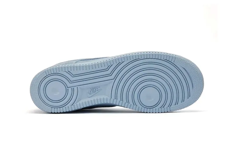 la-collaboration-entre-ja-morant-et-nike-reinvente-lair-force-1-denim/carousel-5.jpg
