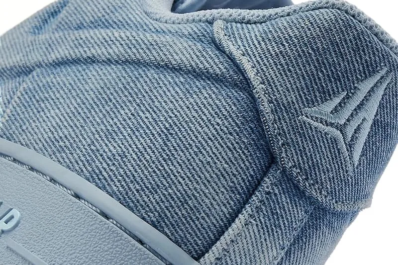 la-collaboration-entre-ja-morant-et-nike-reinvente-lair-force-1-denim/carousel-8.jpg