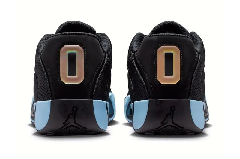 la-jordan-tatum-4-se-refait-une-beaute-en-noirbleu-glace/carousel-5.jpg