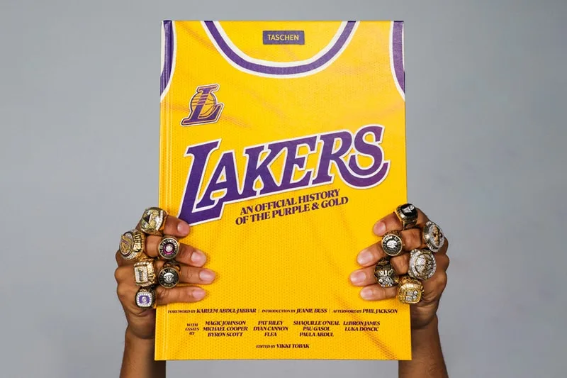 lakers-un-livre-retrace-sept-decennies-de-legendes/carousel-1.jpg