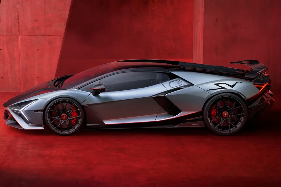 Lamborghini Revuelto SV, la voiture de circuit extrême la plus intelligente
