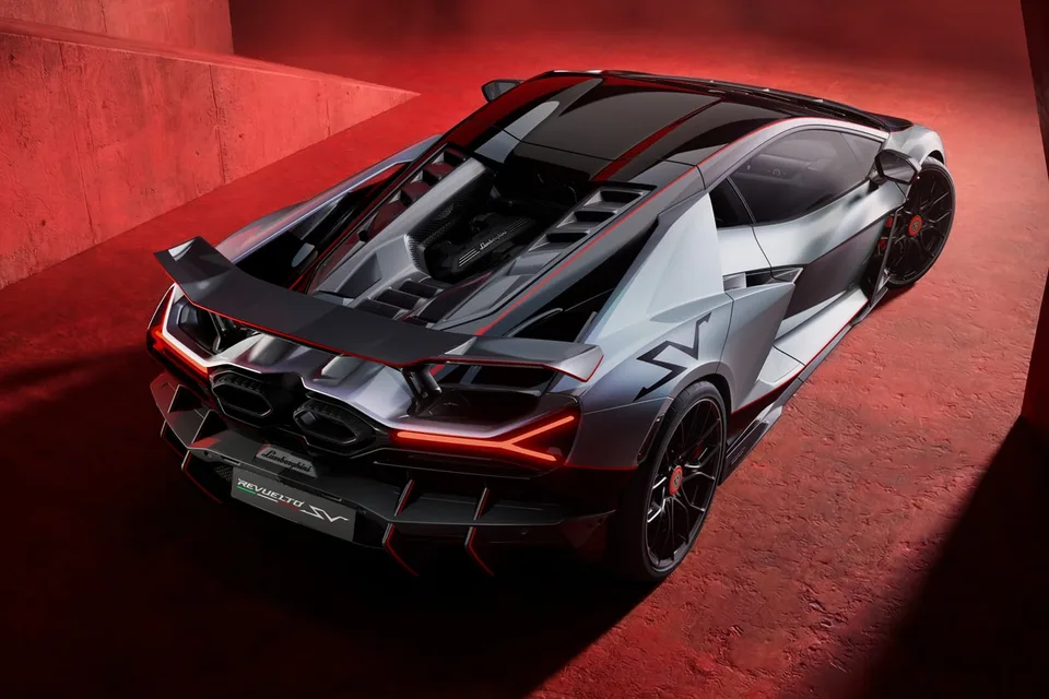 Lamborghini Revuelto SV, la voiture de circuit extrême la plus intelligente