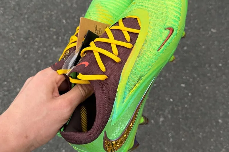 le-coup-de-projecteur-sur-les-travis-scott-x-nike-phantom-6-low-elite/carousel-4.jpg