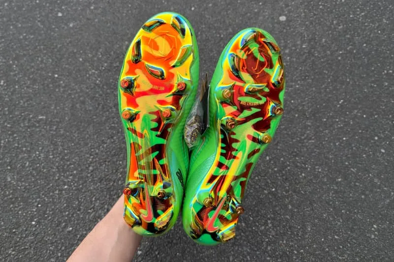 le-coup-de-projecteur-sur-les-travis-scott-x-nike-phantom-6-low-elite/carousel-5.jpg