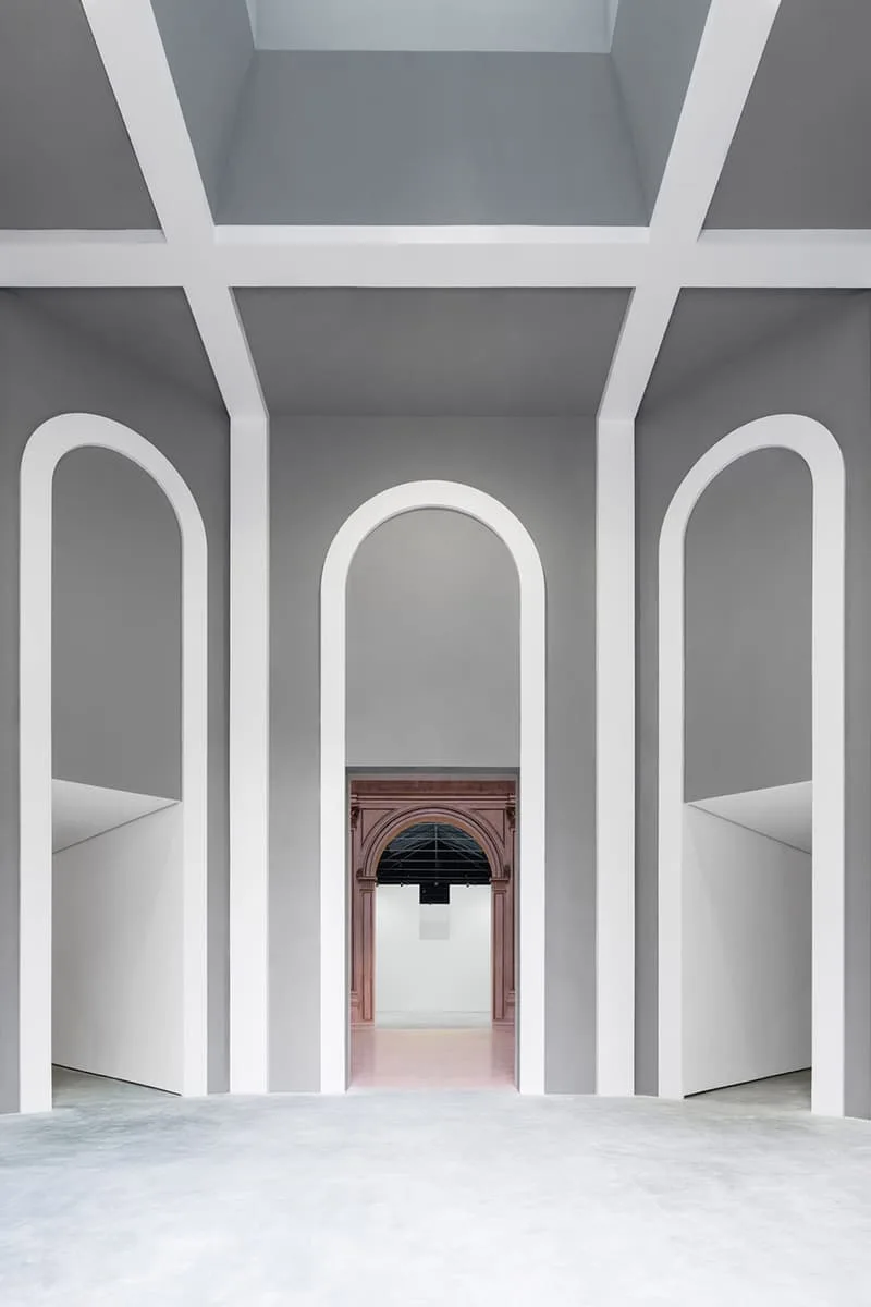 Réouverture du Pavillon Central Giardini della Biennale à la Biennale d'art de Venise Arianna Laurenzi Cristiano Frizzel