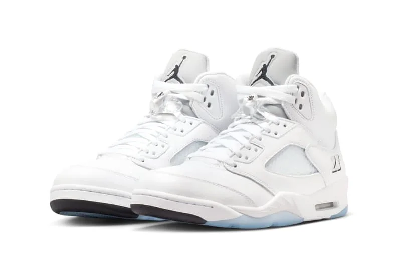 le-retour-annonce-de-la-air-jordan-5-white-metallic-avec-details-initiaux/carousel-3.jpg
