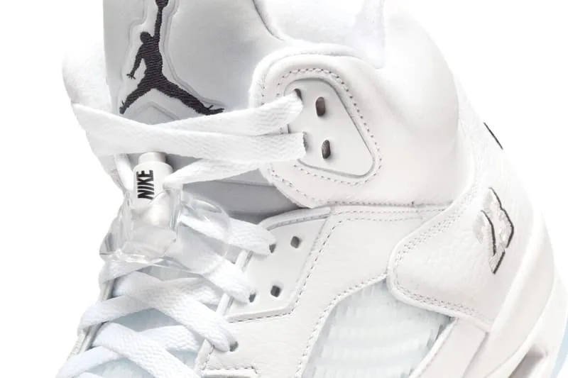 le-retour-annonce-de-la-air-jordan-5-white-metallic-avec-details-initiaux/carousel-7.jpg