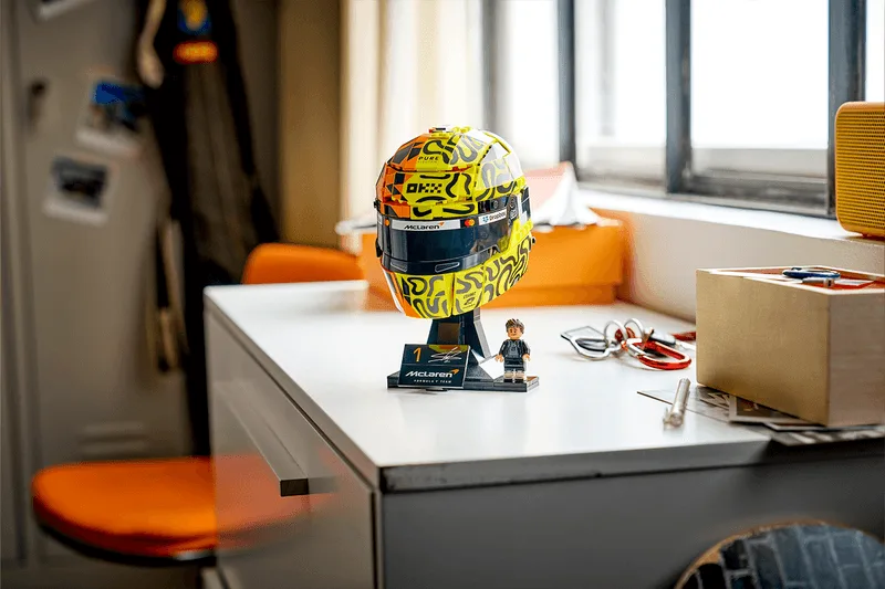 lego-et-mclaren-casques-pour-le-1000e-grand-prix/carousel-6.png