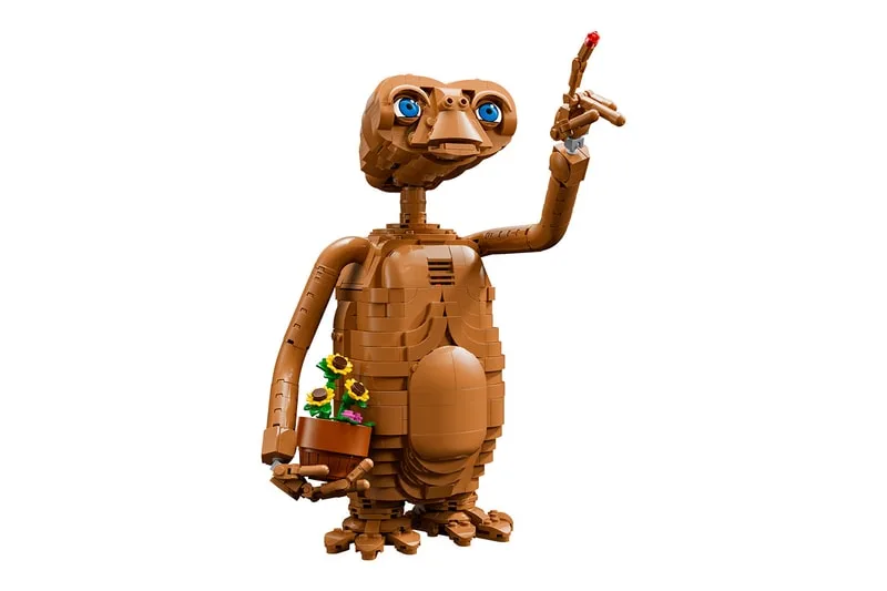 lego-et-un-hommage-nostalgique-en-1-226-pieces/carousel-3.jpg