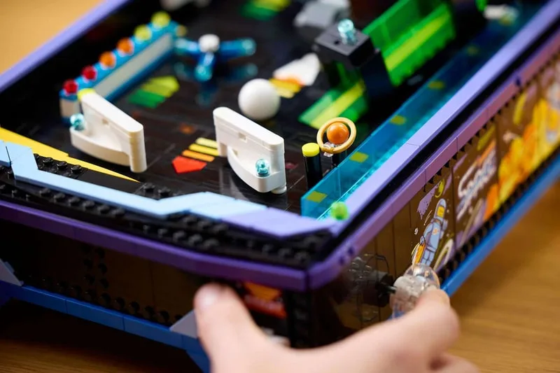 lego-pinball-machine-un-defi-retro-en-briques/carousel-4.jpg