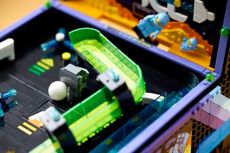 lego-pinball-machine-un-defi-retro-en-briques/carousel-8.jpg