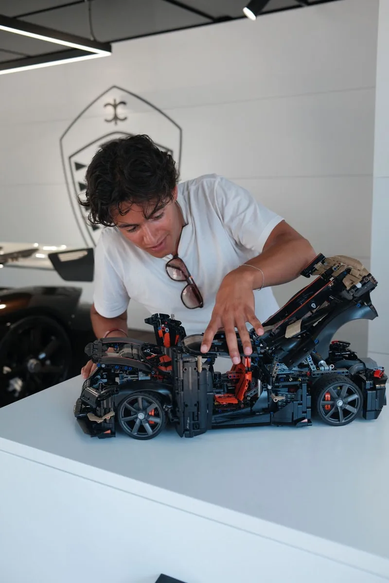 lego-technic-koenigsegg-une-prouesse-au-goodwood/carousel-1.jpg