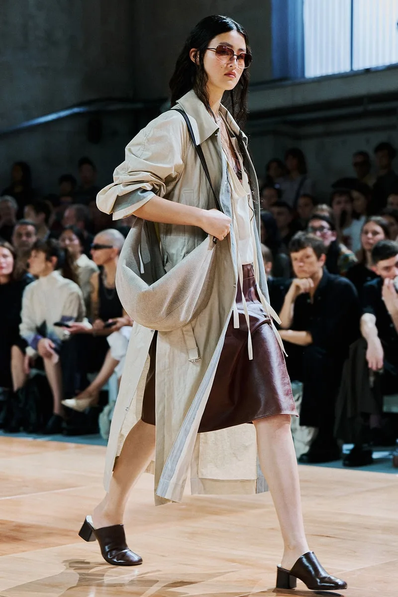 lemaire-ss27-un-idealisme-decontracte-a-paris/carousel-11.jpg