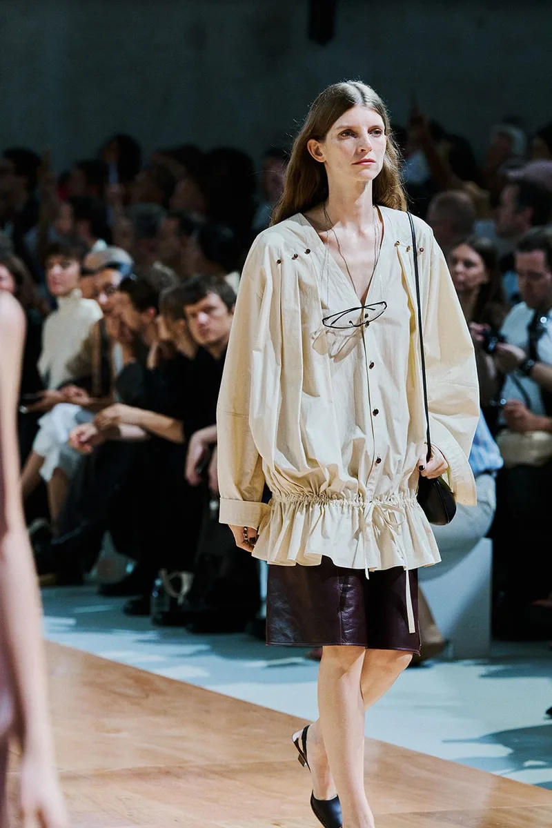 lemaire-ss27-un-idealisme-decontracte-a-paris/carousel-14.jpg