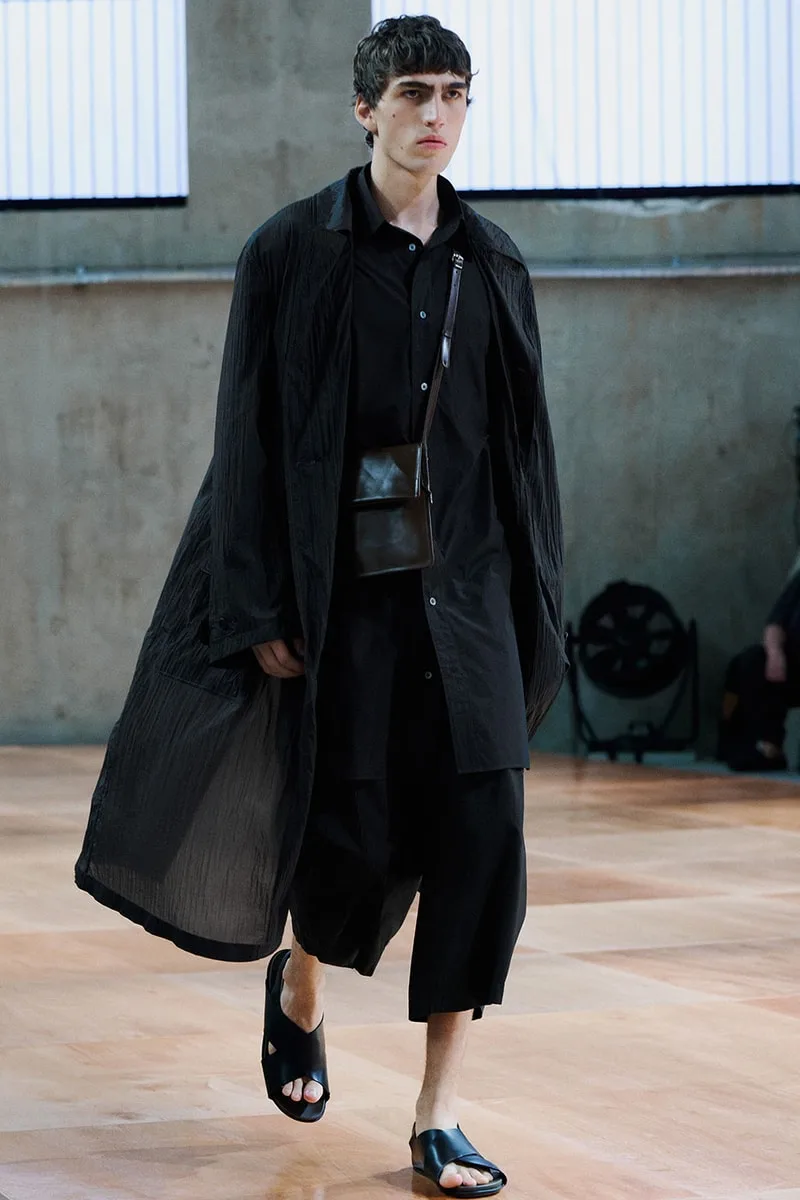 lemaire-ss27-un-idealisme-decontracte-a-paris/carousel-6.jpg