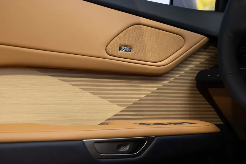 lexus-es-350e-luxe-abordable-facon-rolls-royce/carousel-13.jpg