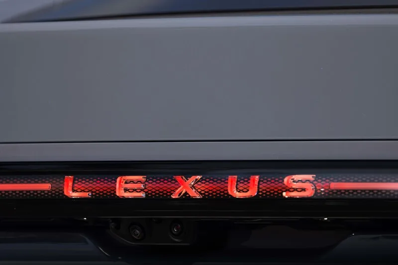 lexus-es-350e-luxe-abordable-facon-rolls-royce/carousel-9.jpg